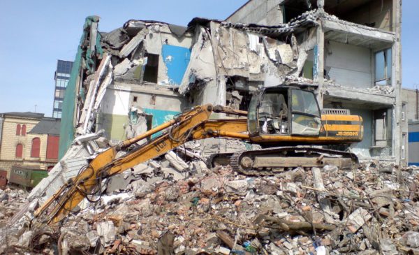 Разрушение несущих опор и перекрытий корпуса 2 дома 17 по Пироговской наб.